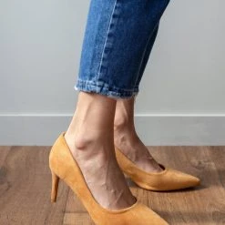 The Fashion Project Γόβες Suede με λεπτό τακούνι - Κάμελ -Γόβες Εκπτώσεις basic suede goves me lepto takouni 86427 b5ks