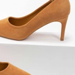 The Fashion Project Γόβες Suede με λεπτό τακούνι - Κάμελ -Γόβες Εκπτώσεις basic suede goves me lepto takouni 86427 o2z6 1