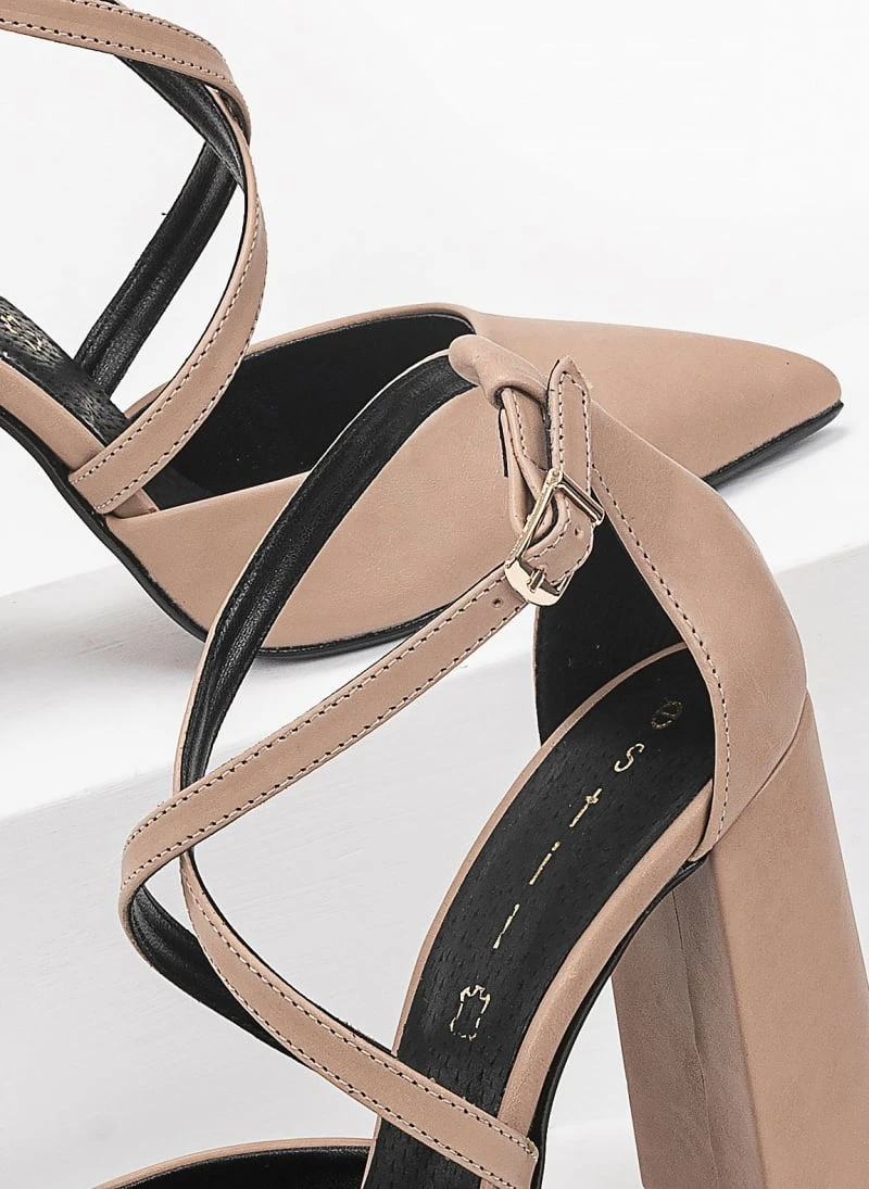 Γόβες μυτερές με χιαστί λουράκια Estil - Nude 3 Γόβες μυτερές με χιαστί λουράκια Estil - Nude - Image 3