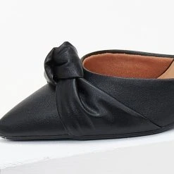 Γόβες με μπαρέτα και κόμπο VIZZANO 1285.424 - Μαύρο 12 Γόβες με μπαρέτα και κόμπο VIZZANO 1285.424 - Μαύρο -Γόβες Εκπτώσεις goves anoixtes me kompo vizzano 1285424 106440 b3rs