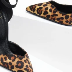 Γόβες μυτερές με μπαρέτα Tfp - Κάμελ 14 Γόβες μυτερές με μπαρέτα Tfp - Κάμελ -Γόβες Εκπτώσεις goves anoixtes me mpareta tfp 107863 kg7l 1