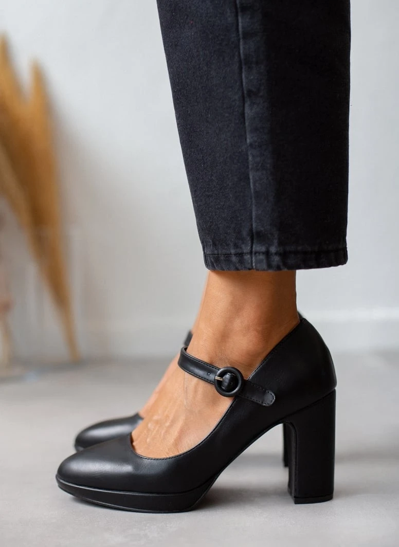 The Fashion Project Γόβες με φιάπα και κούμπωμα στο πλάι - Μαύρο 1 The Fashion Project Γόβες με φιάπα και κούμπωμα στο πλάι - Μαύρο