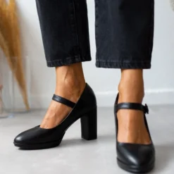 The Fashion Project Γόβες με φιάπα και κούμπωμα στο πλάι - Μαύρο 10 The Fashion Project Γόβες με φιάπα και κούμπωμα στο πλάι - Μαύρο -Γόβες Εκπτώσεις goves me mpareta kai lepti fiapa 105613 z5ju 1