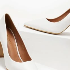 The Fashion Project Γόβες μυτερές μονόχρωμες - Λευκό -Γόβες Εκπτώσεις goves monoxrwmes muteres 105605 waw4 1