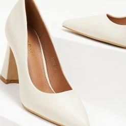 The Fashion Project Γόβες μυτερές μονόχρωμες - Μπεζ -Γόβες Εκπτώσεις goves monoxrwmes muteres 105607 6nmk 1