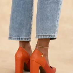 Γόβες μυτερές με ανάγλυφο σχέδιο VIZZANO 1285.431 - Κεραμιδί 10 Γόβες μυτερές με ανάγλυφο σχέδιο VIZZANO 1285.431 - Κεραμιδί -Γόβες Εκπτώσεις goves muteres me anaglufo sxedio vizzano 1285431 106451 ohz6