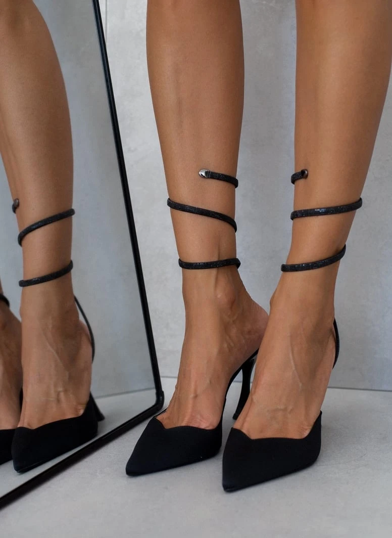 Γόβες μυτερές με Strass έλασμα Tfp - Μαύρο 1 Γόβες μυτερές με Strass έλασμα Tfp - Μαύρο