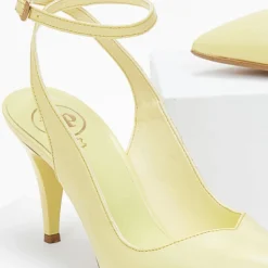 Γόβες μυτερές με λουράκι Tfp - Λεμονί -Γόβες Εκπτώσεις goves muteres tfp me louraki 100902 zs56 1