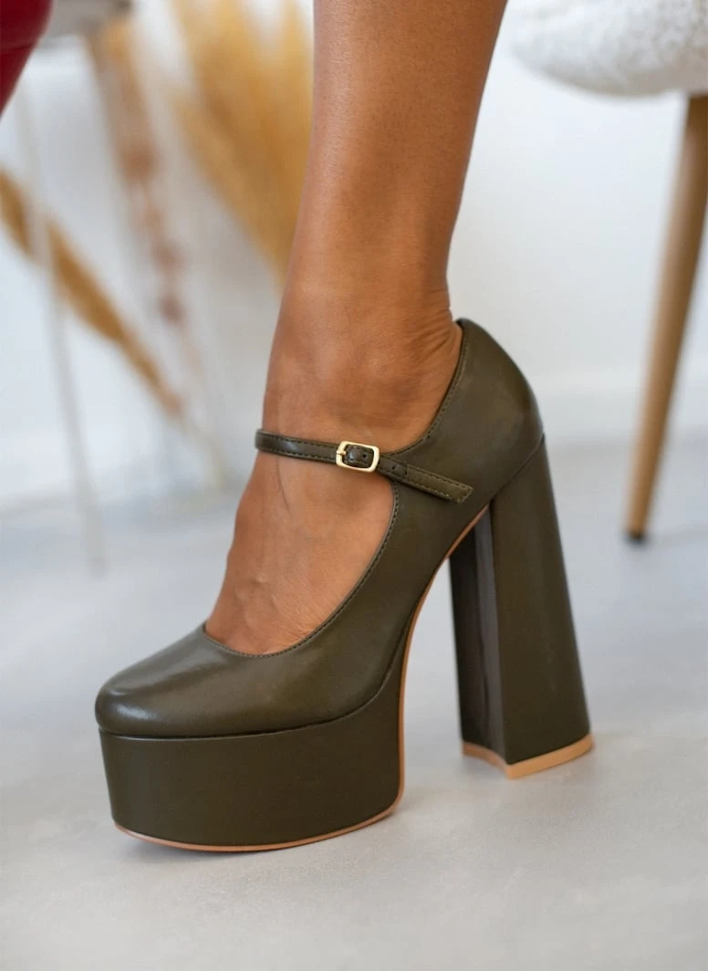 The Fashion Project Γόβες με φιάπα και κούμπωμα στο πλάι - Λαδί 1 The Fashion Project Γόβες με φιάπα και κούμπωμα στο πλάι - Λαδί