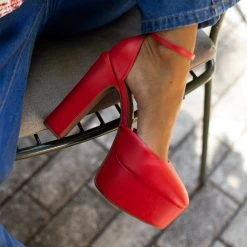 Γόβες με φιάπα και μπαρέτα VIZZANO 1400.101 - Κόκκινο -Γόβες Εκπτώσεις goves platform me mpareta vizzano 1400101 106407 bhd7 1