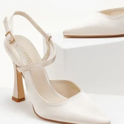 The Fashion Project Γόβες σατέν με δέσιμο στο πλάι - Άμμου 12 The Fashion Project Γόβες σατέν με δέσιμο στο πλάι - Άμμου -Γόβες Εκπτώσεις goves saten me desimo sto plai 105537 3j10 1