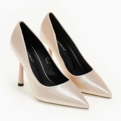 The Fashion Project Γόβες σατέν μυτερές - Μπεζ 12 The Fashion Project Γόβες σατέν μυτερές - Μπεζ -Γόβες Εκπτώσεις goves saten me gualistero takouni 106638 riib