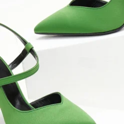 Γόβες σατέν με λοξό λουράκι Tfp - Πράσινο 9 Γόβες σατέν με λοξό λουράκι Tfp - Πράσινο -Γόβες Εκπτώσεις goves saten me lokso louraki tfp 107834 7eyu 1