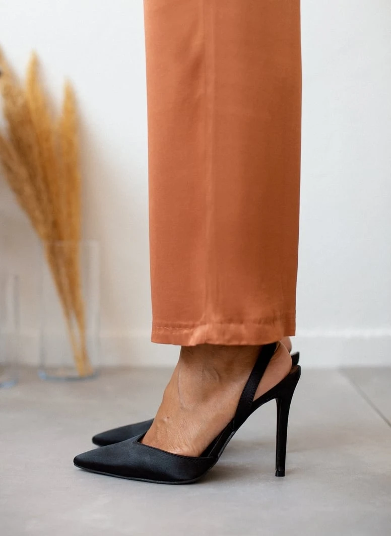 The Fashion Project Γόβες σατέν με λουράκι - Μαύρο 1 The Fashion Project Γόβες σατέν με λουράκι - Μαύρο