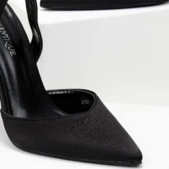 The Fashion Project Γόβες σατέν με λουράκι - Μαύρο 10 The Fashion Project Γόβες σατέν με λουράκι - Μαύρο -Γόβες Εκπτώσεις goves saten muteres me louraki 105473 xkij 1