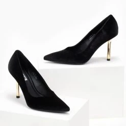 The Fashion Project Γόβες μυτερές βελουτέ - Μαύρο -Γόβες Εκπτώσεις goves veloute me metalliko takouni 107144 hofr 1