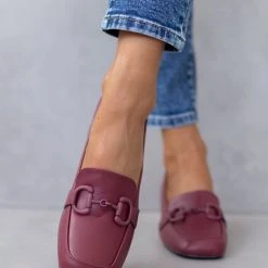 The Fashion Project Loafers με αγκράφα στο ίδιο χρώμα - Μπορντό -Γόβες Εκπτώσεις loafers me agkrafa sto idio xrwma 108835 3w1a