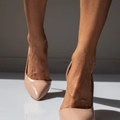 The Fashion Project Γόβες λουστρίνι με άνοιγμα στο πλάι - Nude