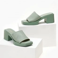 Mules δερμάτινα με χαμηλό τακούνι Estil - Μέντα -Γόβες Εκπτώσεις mules estil dermatina me xamilo takouni 104493 9tg3