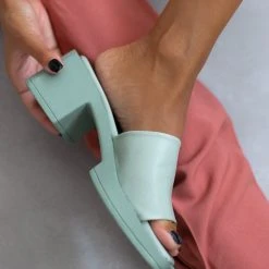 Mules δερμάτινα με χαμηλό τακούνι Estil - Μέντα -Γόβες Εκπτώσεις mules estil dermatina me xamilo takouni 104493 ber7