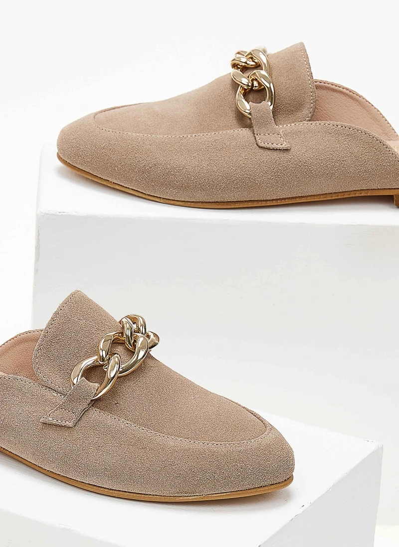 Mules καστόρινα με αλυσίδα Estil - Πούρο 3 Mules καστόρινα με αλυσίδα Estil - Πούρο - Image 3