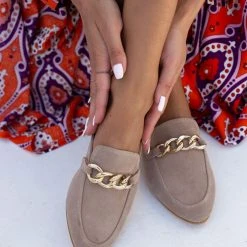 Mules καστόρινα με αλυσίδα Estil - Πούρο 9 Mules καστόρινα με αλυσίδα Estil - Πούρο -Γόβες Εκπτώσεις mules estil kastorina me alusida 103676 6tp9