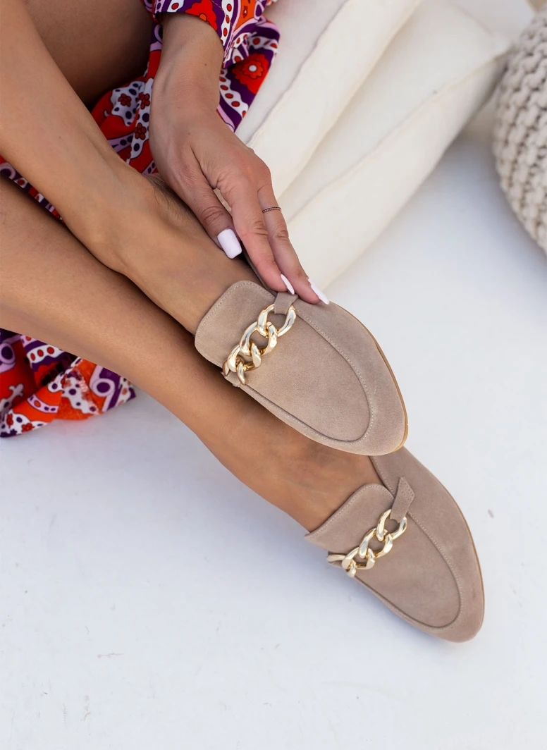 Mules καστόρινα με αλυσίδα Estil - Πούρο 1 Mules καστόρινα με αλυσίδα Estil - Πούρο