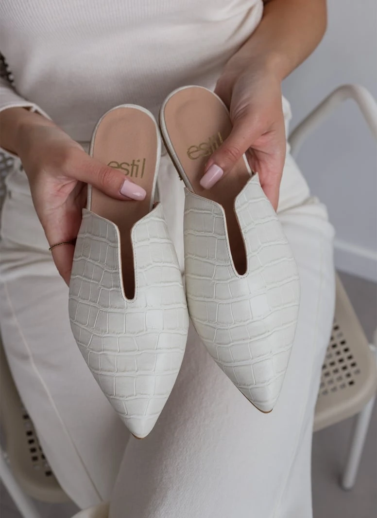 Mules κλειστά κροκό με άνοιγμα Estil - Λευκό 4 Mules κλειστά κροκό με άνοιγμα Estil - Λευκό - Image 4