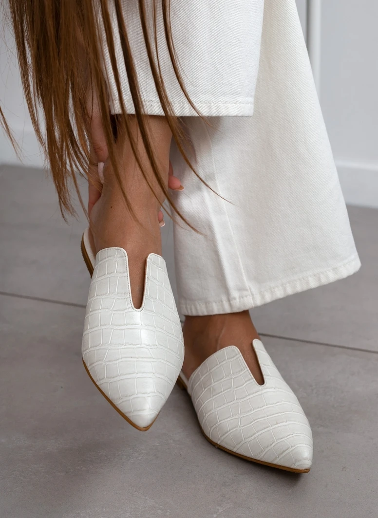 Mules κλειστά κροκό με άνοιγμα Estil - Λευκό 1 Mules κλειστά κροκό με άνοιγμα Estil - Λευκό