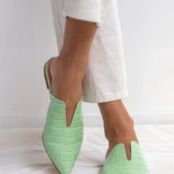 Mules κλειστά κροκό με άνοιγμα Estil - Μέντα 9 Mules κλειστά κροκό με άνοιγμα Estil - Μέντα -Γόβες Εκπτώσεις mules estil kroko me anoigma 102099 imtg