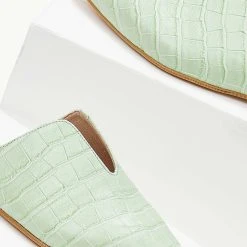 Mules κλειστά κροκό με άνοιγμα Estil - Μέντα 8 Mules κλειστά κροκό με άνοιγμα Estil - Μέντα -Γόβες Εκπτώσεις mules estil kroko me anoigma 102099 t9ye