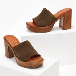 Mules καστόρινα με φαρδιά φάσα Tfp - Λαδί 9 Mules καστόρινα με φαρδιά φάσα Tfp - Λαδί -Γόβες Εκπτώσεις mules kastorina tfp me fardia fasa 101693 ip0n