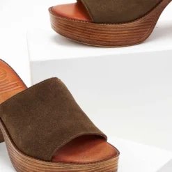 Mules καστόρινα με φαρδιά φάσα Tfp - Λαδί 11 Mules καστόρινα με φαρδιά φάσα Tfp - Λαδί -Γόβες Εκπτώσεις mules kastorina tfp me fardia fasa 101693 u7ew