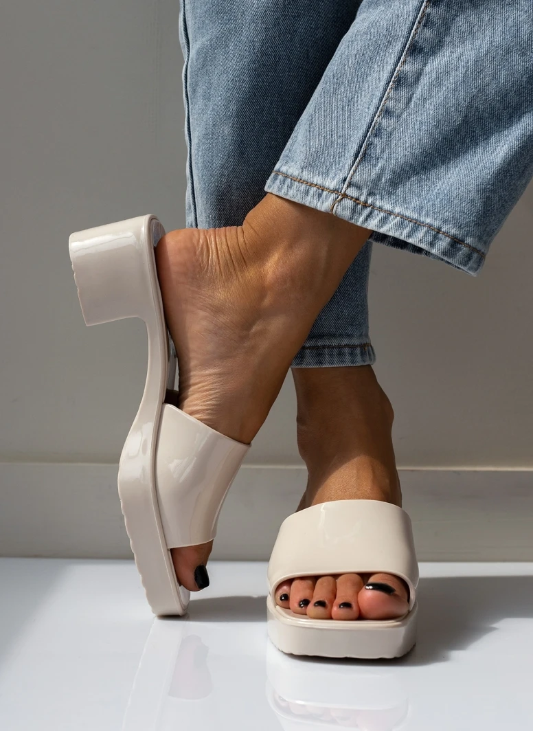 The Fashion Project Mules σε καρέ γραμμή - Μπεζ 1 The Fashion Project Mules σε καρέ γραμμή - Μπεζ