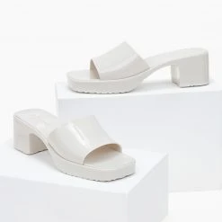 The Fashion Project Mules σε καρέ γραμμή - Μπεζ 10 The Fashion Project Mules σε καρέ γραμμή - Μπεζ -Γόβες Εκπτώσεις mules loustrini se kare grammi 101085 4xin