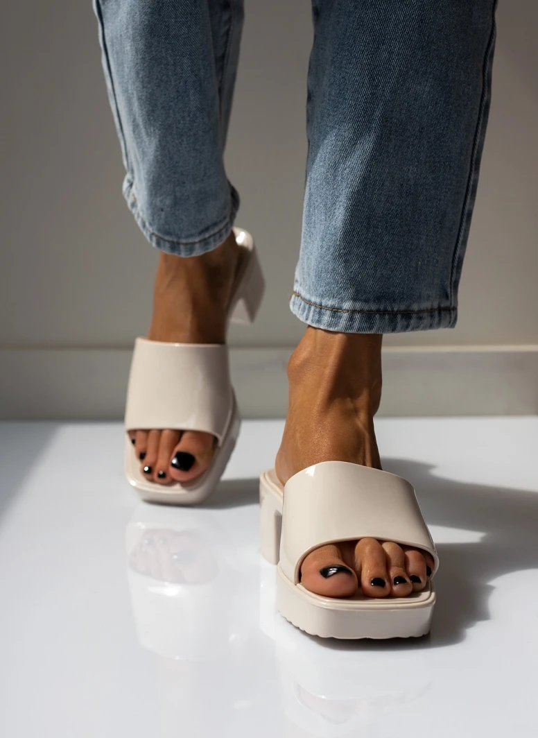 The Fashion Project Mules σε καρέ γραμμή - Μπεζ 4 The Fashion Project Mules σε καρέ γραμμή - Μπεζ - Image 4