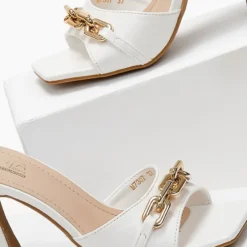 The Fashion Project Mules με αλυσίδα στη φάσα - Λευκό -Γόβες Εκπτώσεις mules me alusida sti fasa 103650 hwms