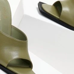 The Fashion Project Mules με ιδιαίτερη σόλα - Λαδί -Γόβες Εκπτώσεις mules me idiaiteri sola 103632 xj82