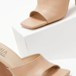The Fashion Project Mules με ιδιαίτερο τακούνι - Μπεζ -Γόβες Εκπτώσεις mules me idiaitero takouni 103605 vjl0