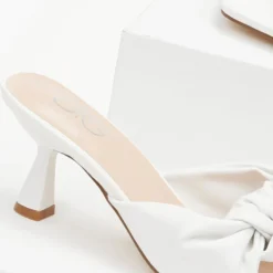 The Fashion Project Mules με κόμπο - Λευκό 10 The Fashion Project Mules με κόμπο - Λευκό -Γόβες Εκπτώσεις mules me kompo 100158 2xjg