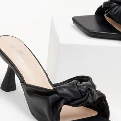 The Fashion Project Mules με κόμπο - Μαύρο 6 The Fashion Project Mules με κόμπο - Μαύρο -Γόβες Εκπτώσεις mules me kompo 100159 l7g6