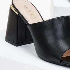 The Fashion Project Mules με μεταλλική λεπτομέρεια - Μαύρο 10 The Fashion Project Mules με μεταλλική λεπτομέρεια - Μαύρο -Γόβες Εκπτώσεις mules me metalliki leptomereia 101375 wm7m