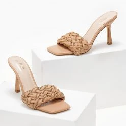 The Fashion Project Mules με πλεκτό σχέδιο και αλυσίδες - Μπεζ -Γόβες Εκπτώσεις mules me plekto sxedio kai alusides 103609 efyz