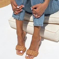 The Fashion Project Mules με πλεκτό σχέδιο και αλυσίδες - Μπεζ -Γόβες Εκπτώσεις mules me plekto sxedio kai alusides 103609 gpji