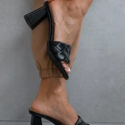 The Fashion Project Mules με πλεκτό σχέδιο στη φάσα - Μαύρο -Γόβες Εκπτώσεις mules me plekto sxedio sti fasa 100838 azxx