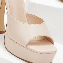 The Fashion Project Mules με τακούνι καμπάνα - Μπεζ 12 The Fashion Project Mules με τακούνι καμπάνα - Μπεζ -Γόβες Εκπτώσεις mules me takouni kampana 103599 a77p