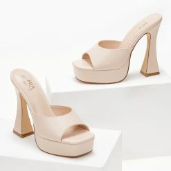 The Fashion Project Mules με τακούνι καμπάνα - Μπεζ 11 The Fashion Project Mules με τακούνι καμπάνα - Μπεζ -Γόβες Εκπτώσεις mules me takouni kampana 103599 ueop