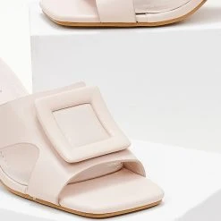 The Fashion Project Mules με τετράγωνη αγκράφα - Μπεζ 6 The Fashion Project Mules με τετράγωνη αγκράφα - Μπεζ -Γόβες Εκπτώσεις mules me tetragwni agkrafa 101469 f4b8