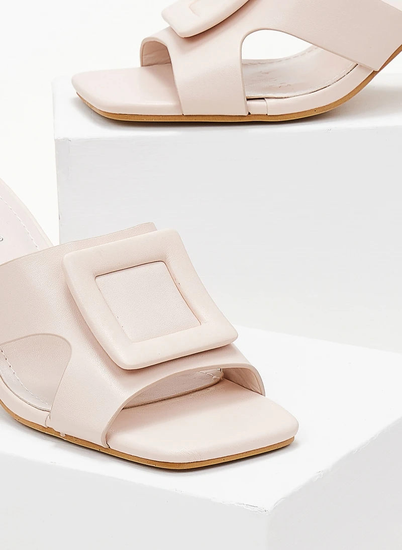 The Fashion Project Mules με τετράγωνη αγκράφα - Μπεζ 3 The Fashion Project Mules με τετράγωνη αγκράφα - Μπεζ - Image 3