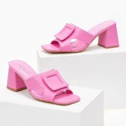 The Fashion Project Mules με τετράγωνη αγκράφα - Φούξια -Γόβες Εκπτώσεις mules me tetragwni agkrafa 101470 36h0